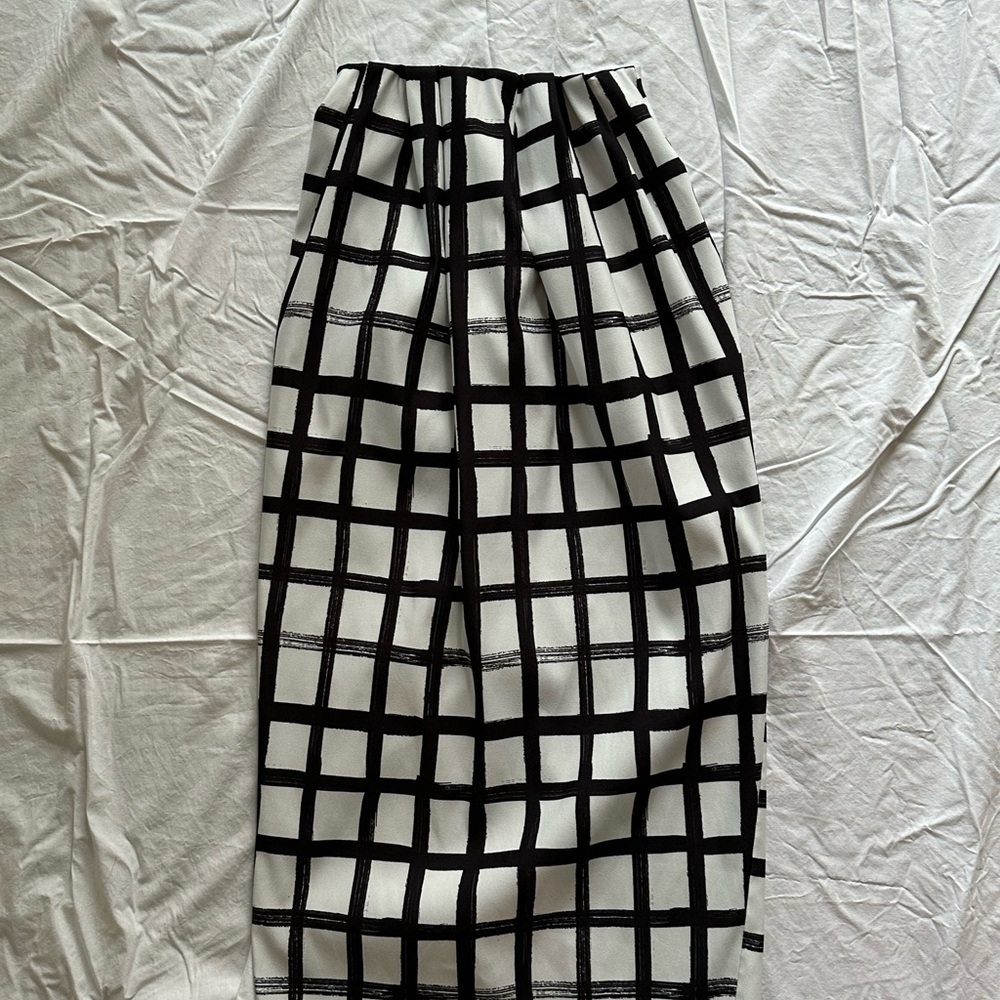 Zara Black and White Midi Pencil Skirt